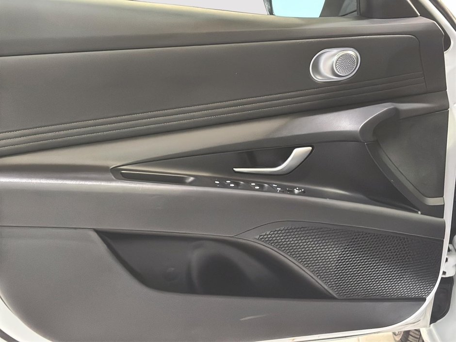 Hyundai Elantra PREFERRED TECH TOIT OUVRANT CARPLAY CAMERA 2024-13