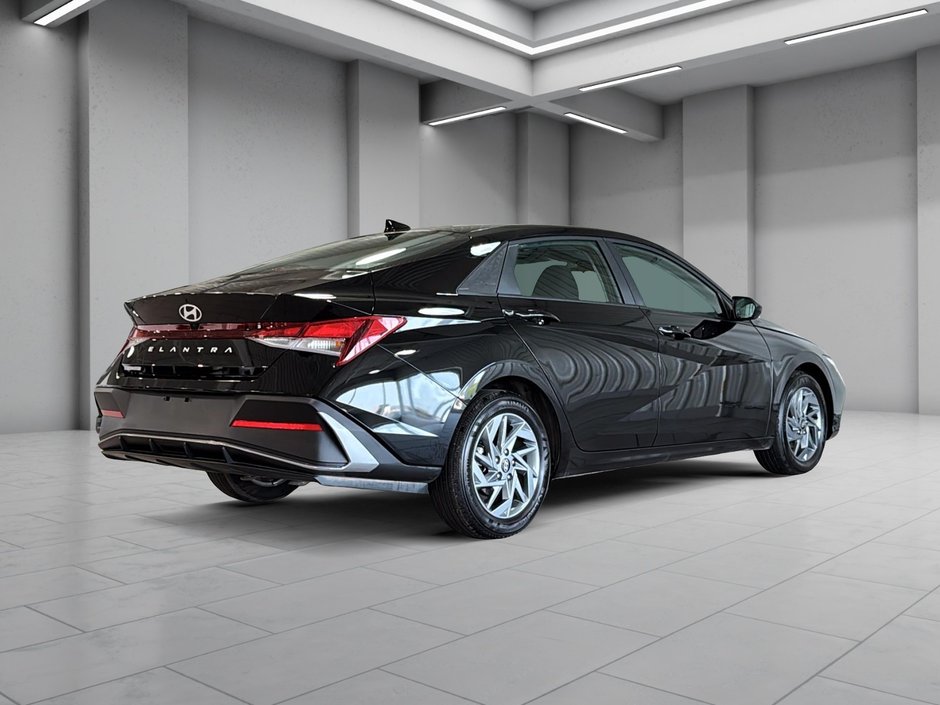 Hyundai Elantra PREFERRED CAMERA CARPLAY SIEGES CHAUFFANTS MAGS 2024-12
