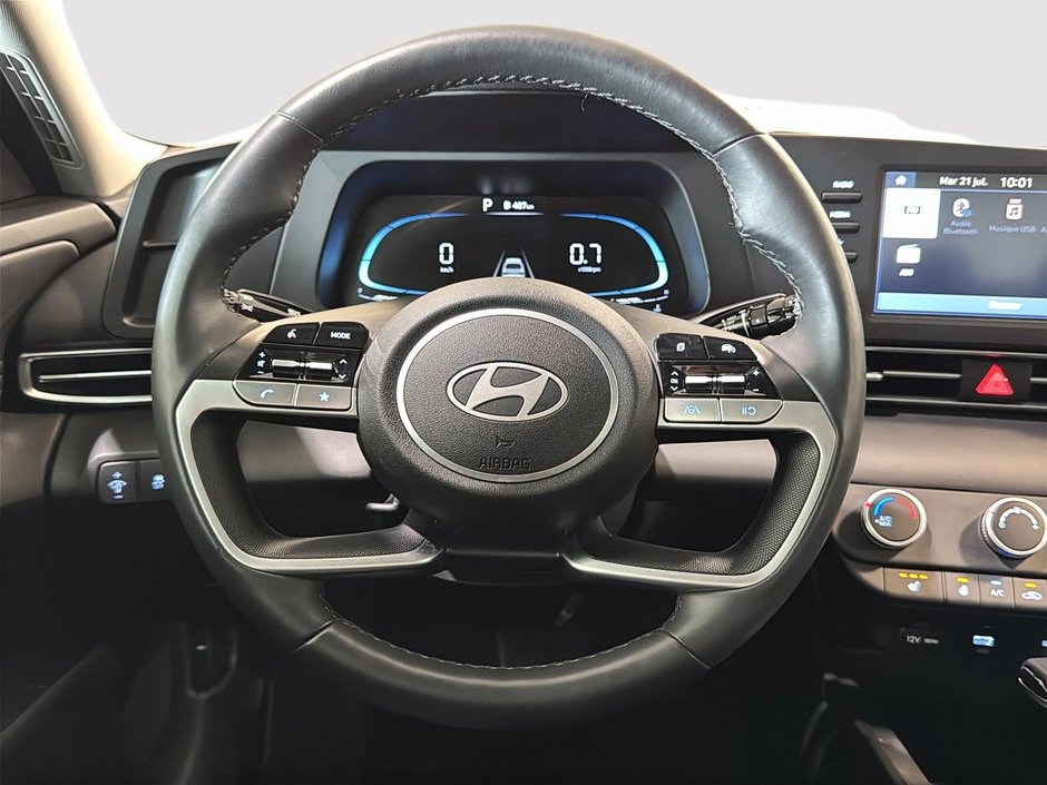 Hyundai Elantra PREFERRED CAMERA CARPLAY SIEGES CHAUFFANTS MAGS 2024-30