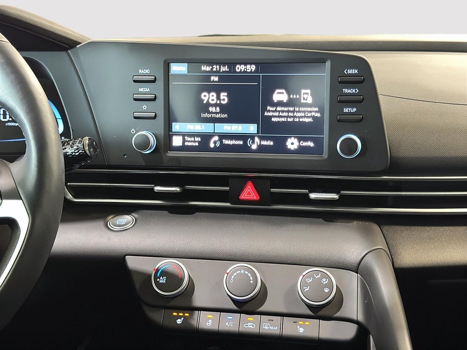 Hyundai Elantra PREFERRED CAMERA CARPLAY SIEGES CHAUFFANTS MAGS 2024-20