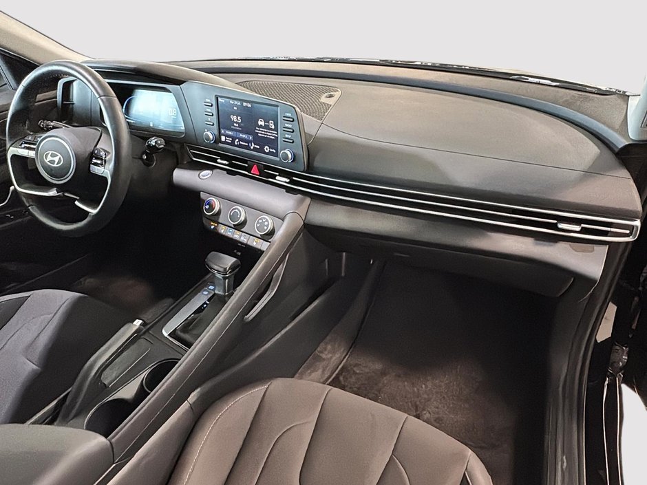 Hyundai Elantra PREFERRED CAMERA CARPLAY SIEGES CHAUFFANTS MAGS 2024-15
