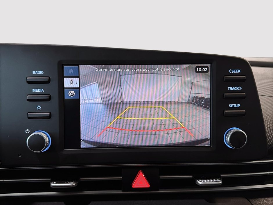 Hyundai Elantra PREFERRED CAMERA CARPLAY SIEGES CHAUFFANTS MAGS 2024-28