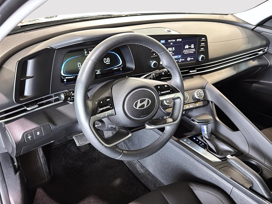Hyundai Elantra PREFERRED CAMERA CARPLAY SIEGES CHAUFFANTS MAGS 2024-2