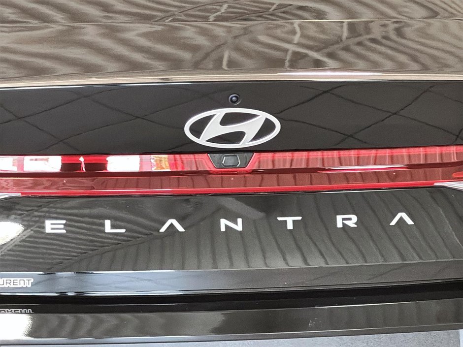 Hyundai Elantra PREFERRED CAMERA CARPLAY SIEGES CHAUFFANTS MAGS 2024-11