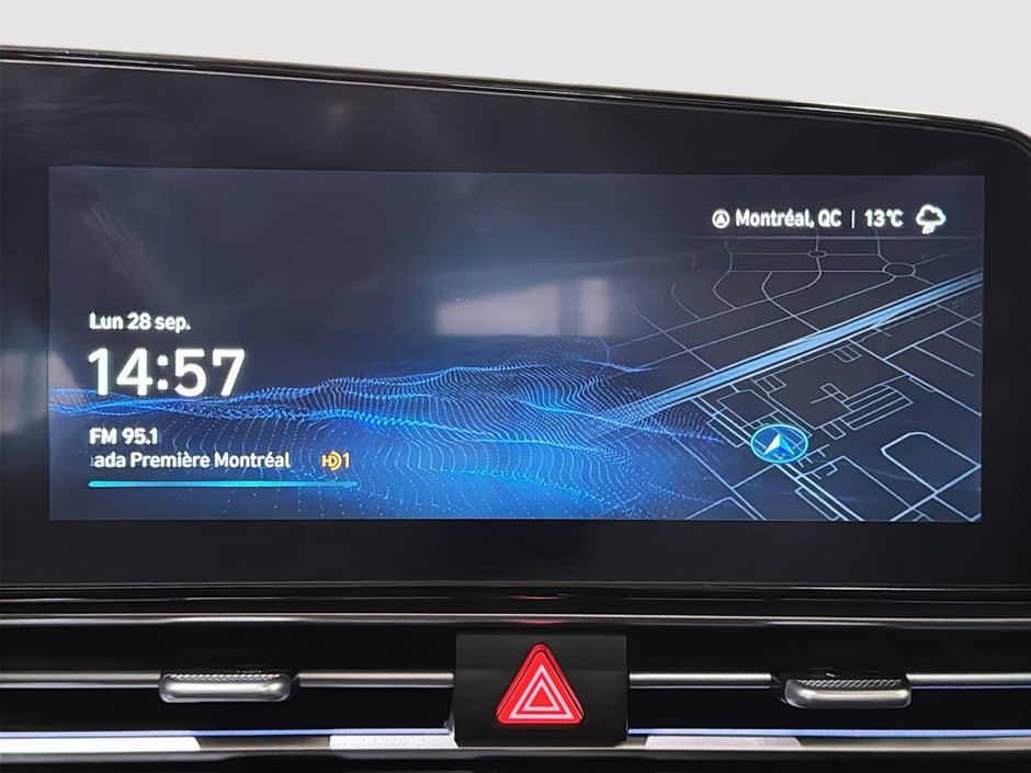 Hyundai Elantra LUXURY TOIT OUVRANT GPS CARPLAY CUIR CHAUFFANTS 2024-27