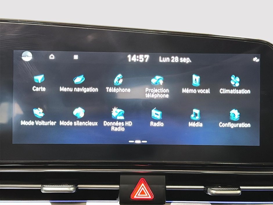 Hyundai Elantra LUXURY TOIT OUVRANT GPS CARPLAY CUIR CHAUFFANTS 2024-28