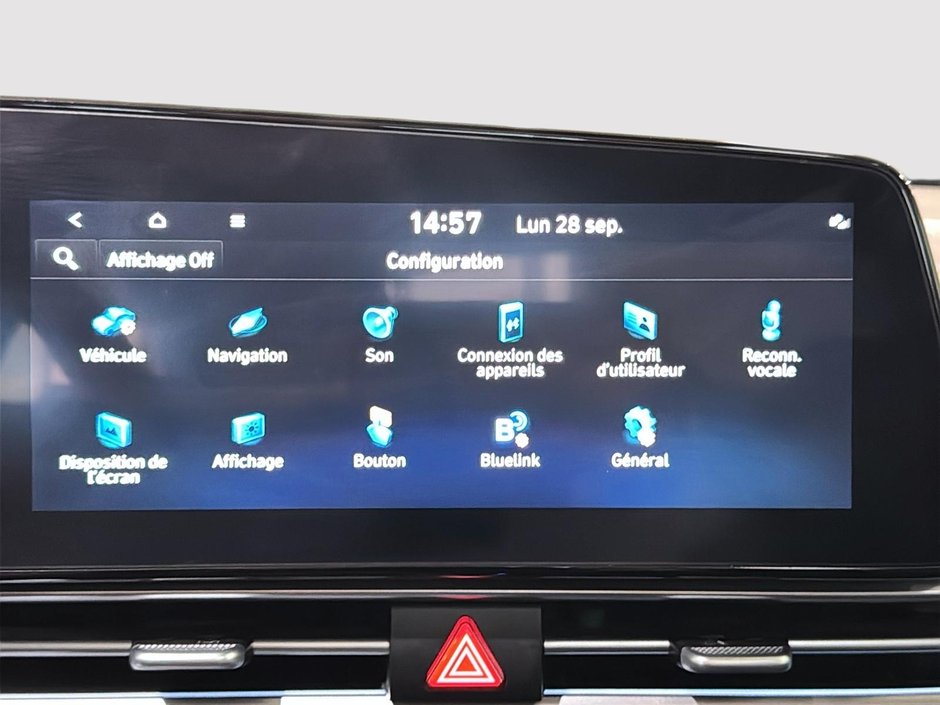 Hyundai Elantra LUXURY TOIT OUVRANT GPS CARPLAY CUIR CHAUFFANTS 2024-30