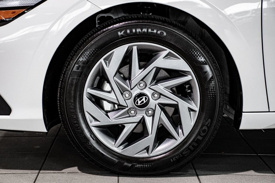 Hyundai Elantra PREFERRED CARPLAY CAMERA KEYLESS  VOLANT CHAUFFANT 2025-3