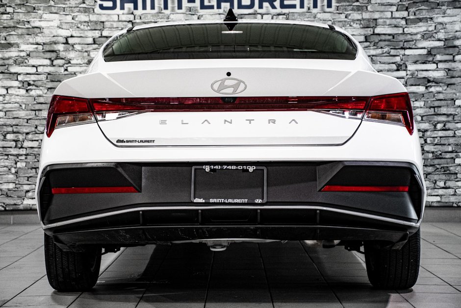 Hyundai Elantra PREFERRED CARPLAY CAMERA KEYLESS  VOLANT CHAUFFANT 2025-10