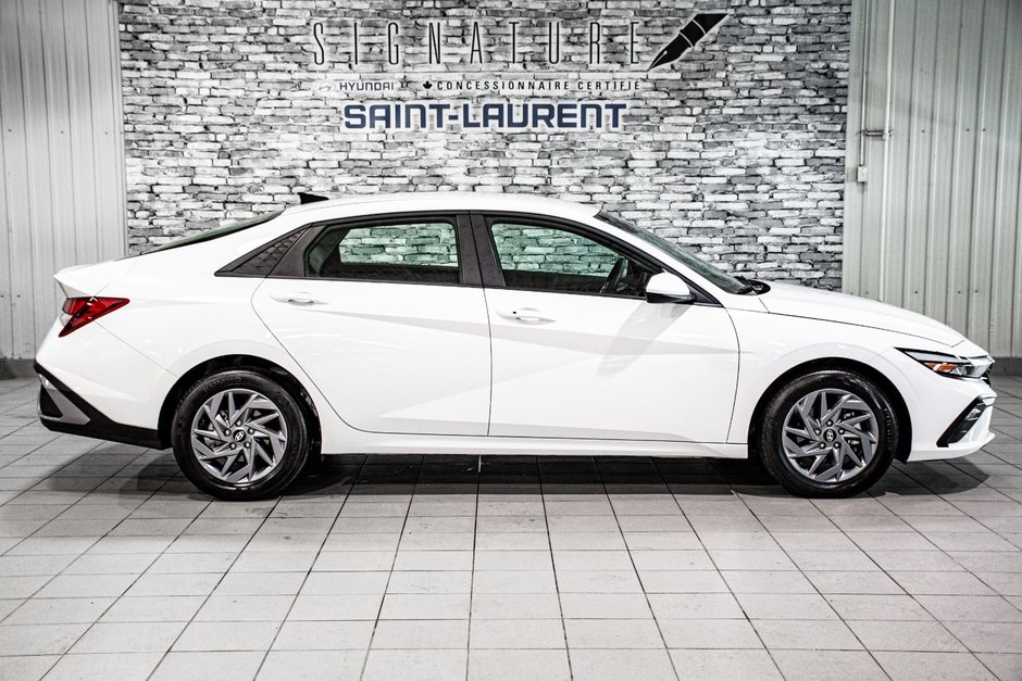 Hyundai Elantra PREFERRED CARPLAY CAMERA KEYLESS  VOLANT CHAUFFANT 2025-7