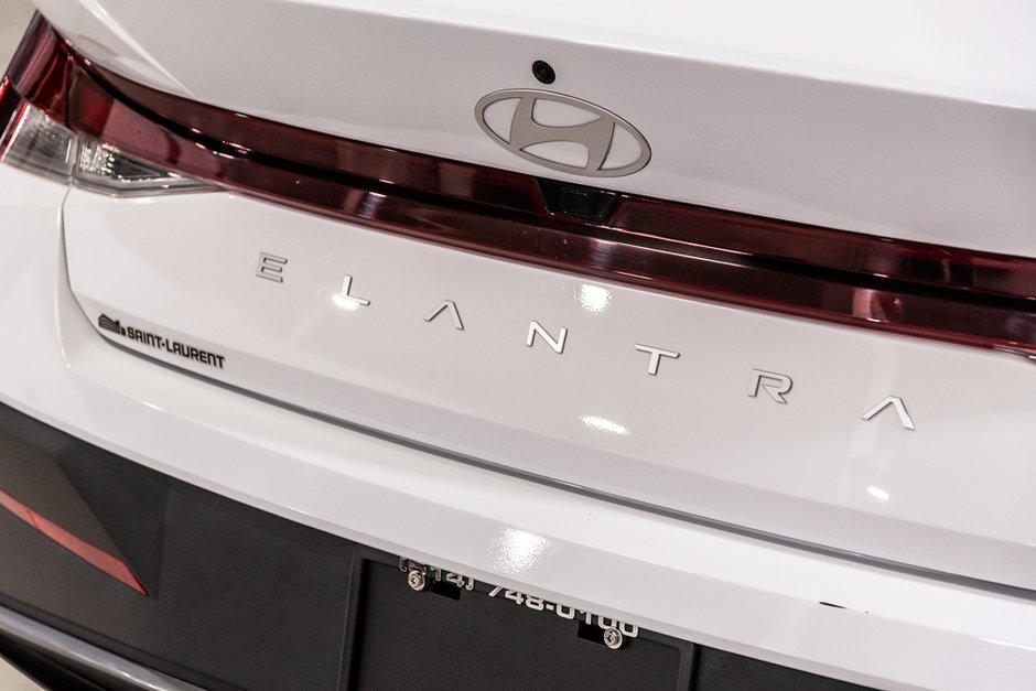 Hyundai Elantra PREFERRED TECH PACKAGE TOIT CARPLAY CAMERA KEYLESS 2025-12