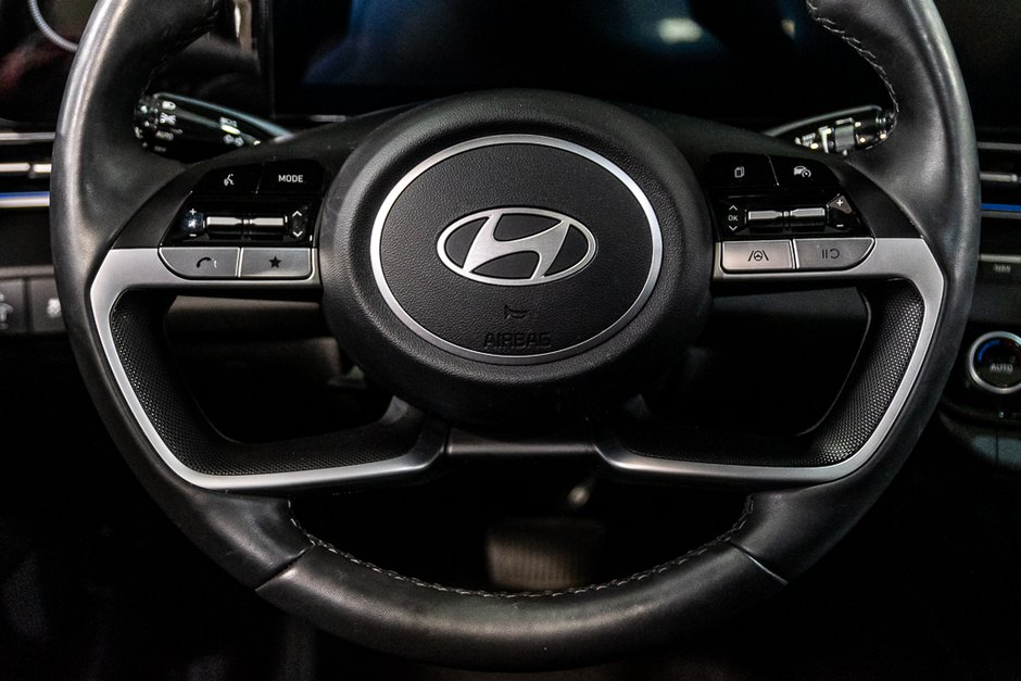 Hyundai Elantra PREFERRED TECH PACKAGE TOIT CARPLAY CAMERA KEYLESS 2025-24