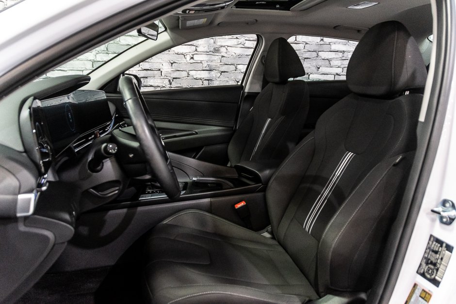 Hyundai Elantra PREFERRED TECH PACKAGE TOIT CARPLAY CAMERA KEYLESS 2025-20