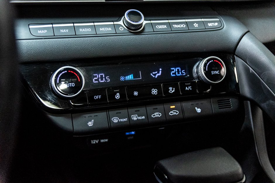 Hyundai Elantra PREFERRED TECH PACKAGE TOIT CARPLAY CAMERA KEYLESS 2025-30