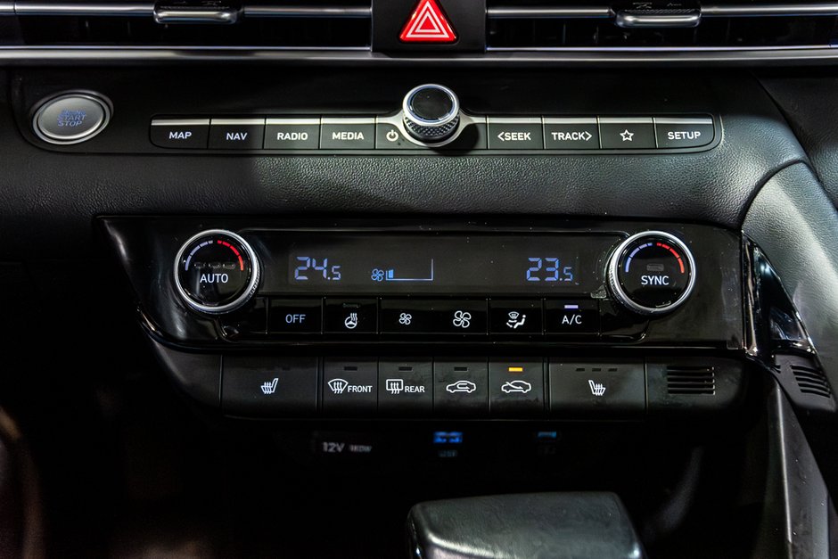 Hyundai Elantra LUXURY TOIT OUVRANT CUIR BLUELINK BOSE KEYLESS NAV 2025-30