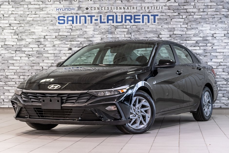 Hyundai Elantra PREFERRED CARPLAY CAMERA KEYLESS  VOLANT CHAUFFANT 2025 à Montréal, Québec
