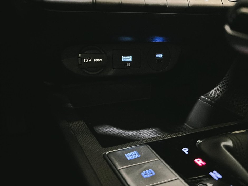 Hyundai Elantra PREFERRED TECH TOIT VOLANT CHAUFFANT CARPLAY CAM. 2025-29