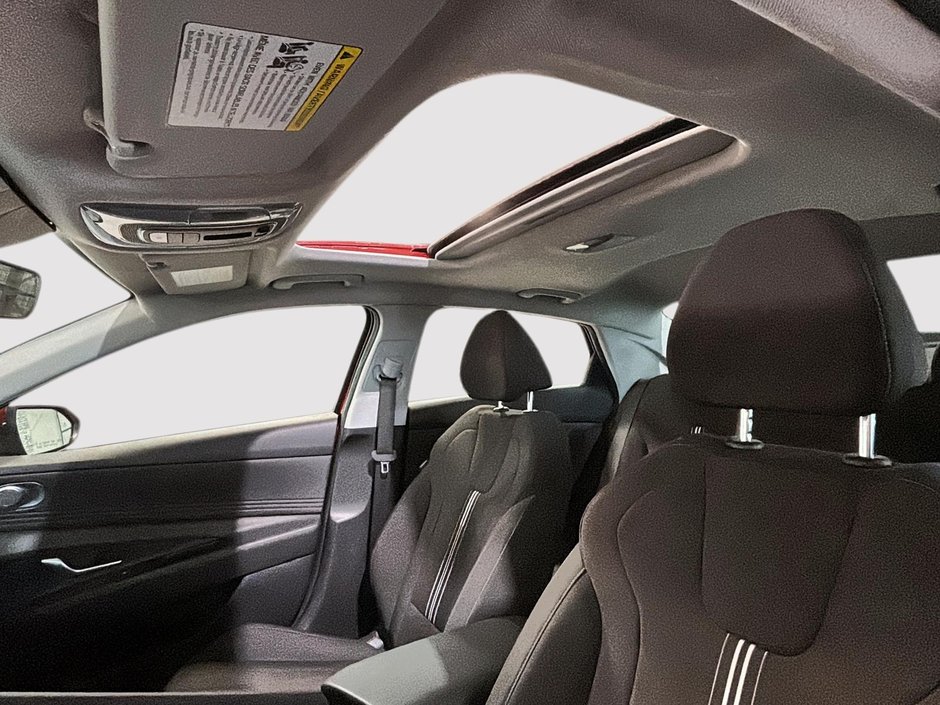 Hyundai Elantra PREFERRED TECH TOIT VOLANT CHAUFFANT CARPLAY CAM. 2025-17