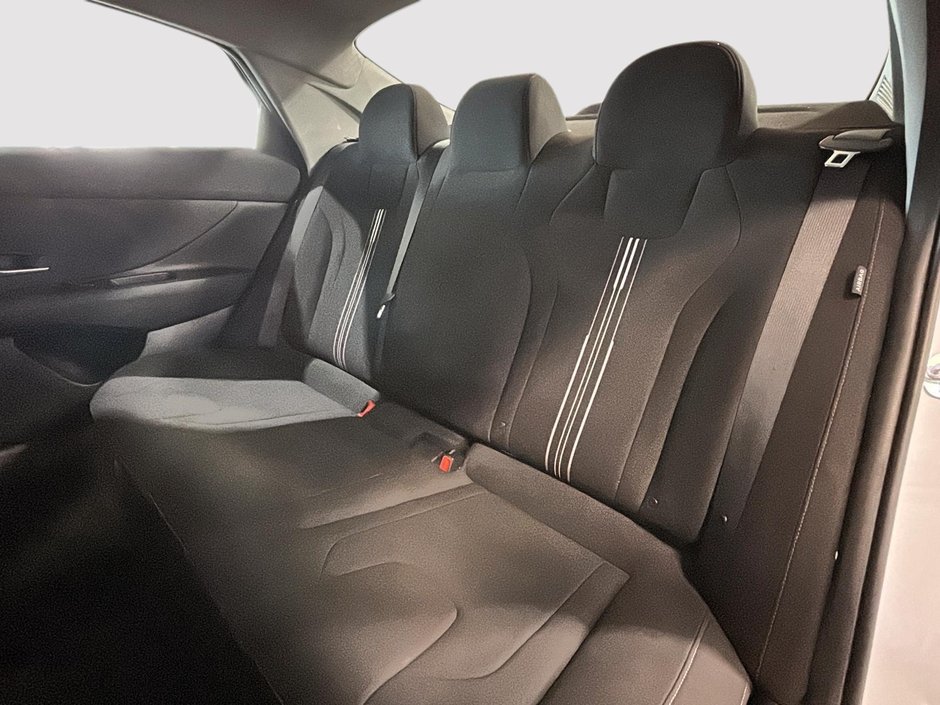 Hyundai Elantra PREFERRED TECH PACKAGE TOIT CARPLAY CAMERA KEYLESS 2025-16