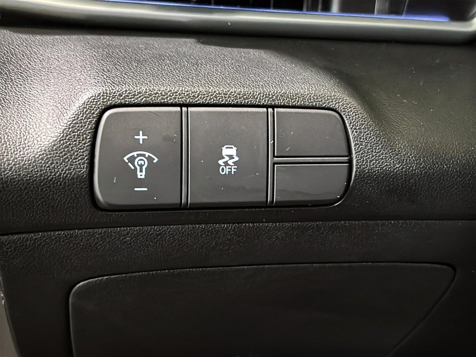 Hyundai Elantra PREFERRED TECH PACKAGE TOIT CARPLAY CAMERA KEYLESS 2025-27