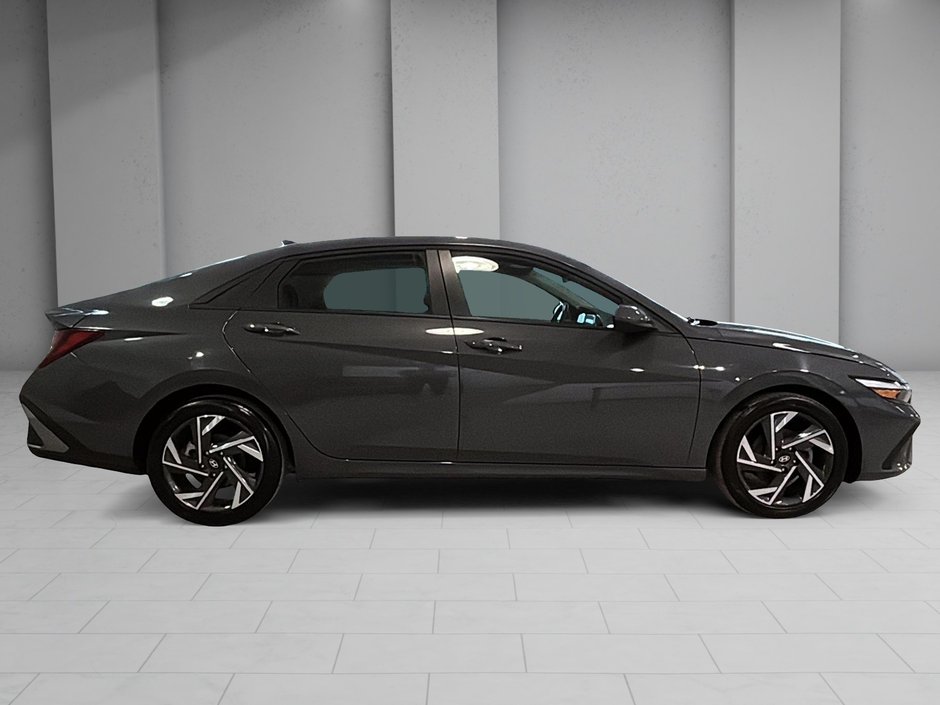 Hyundai Elantra PREFERRED TECH PACKAGE TOIT CARPLAY CAMERA KEYLESS 2025-9