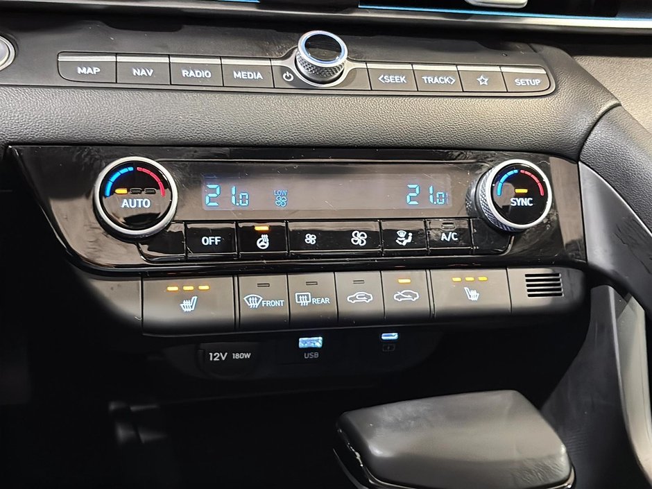 Hyundai Elantra PREFERRED TECH PACKAGE TOIT CARPLAY CAMERA KEYLESS 2025-26