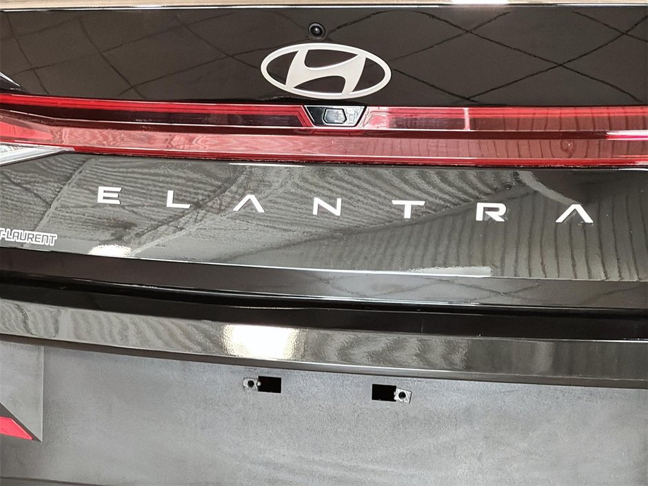 Hyundai Elantra PREFERRED TECH PACKAGE TOIT CARPLAY CAMERA KEYLESS 2025-7