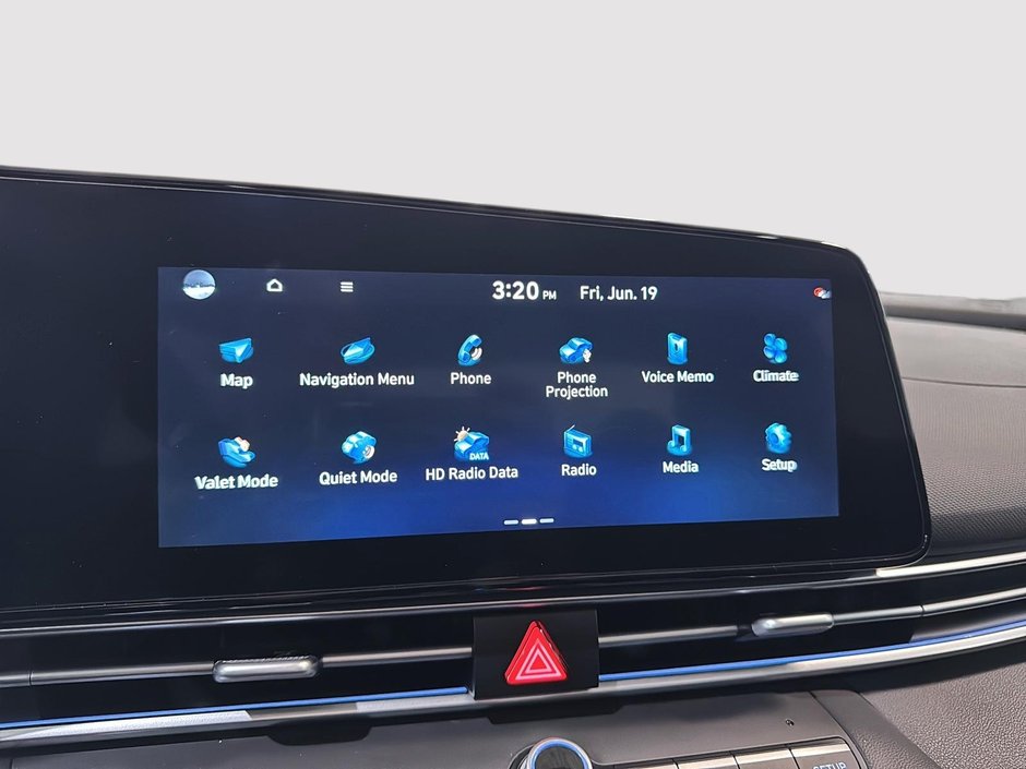 Hyundai Elantra PREFERRED TECH PACKAGE TOIT CARPLAY CAMERA KEYLESS 2025-21