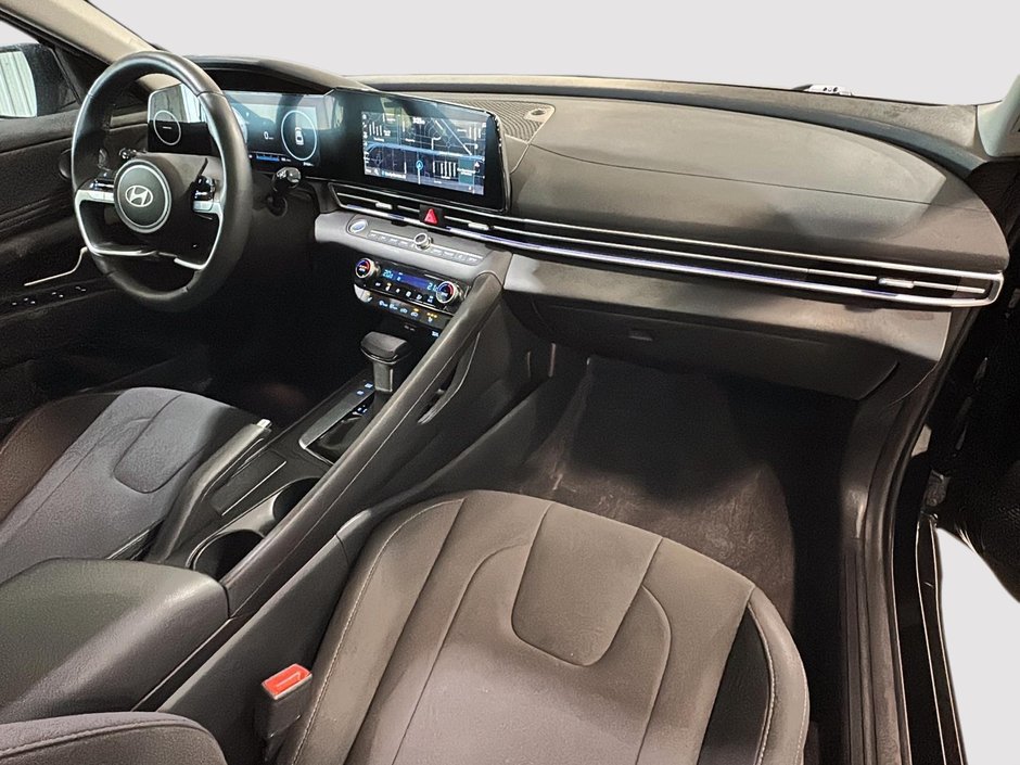 Hyundai Elantra PREFERRED TECH PACKAGE TOIT CARPLAY CAMERA KEYLESS 2025-11