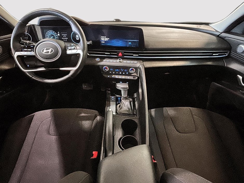 Hyundai Elantra PREFERRED TECH TOIT VOLANT CHAUFFANT CARPLAY CAM. 2025-18