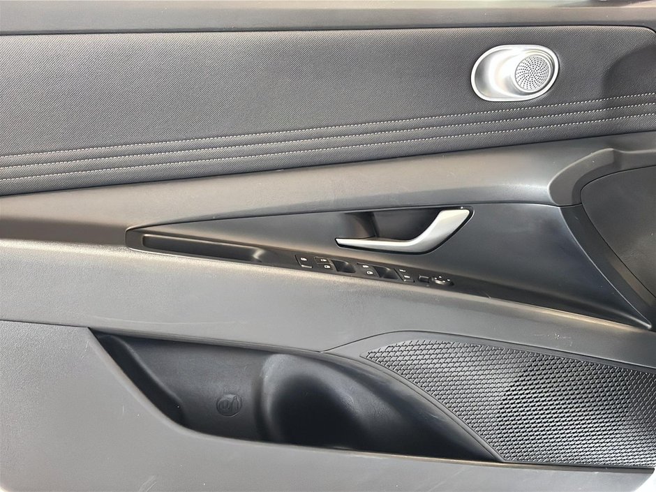 Hyundai Elantra PREFERRED TECH PACKAGE TOIT CARPLAY CAMERA KEYLESS 2025-12