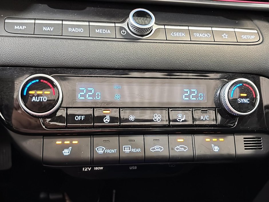 Hyundai Elantra PREFERRED TECH PACKAGE TOIT CARPLAY CAMERA KEYLESS 2025-26