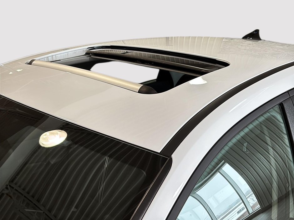 Hyundai Elantra PREFERRED TECH PACKAGE TOIT CARPLAY CAMERA KEYLESS 2025-4