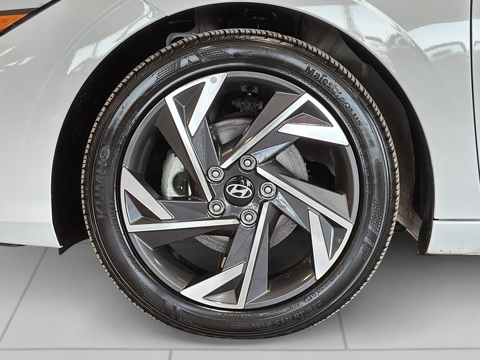 Hyundai Elantra PREFERRED TECH PACKAGE TOIT CARPLAY CAMERA KEYLESS 2025-3