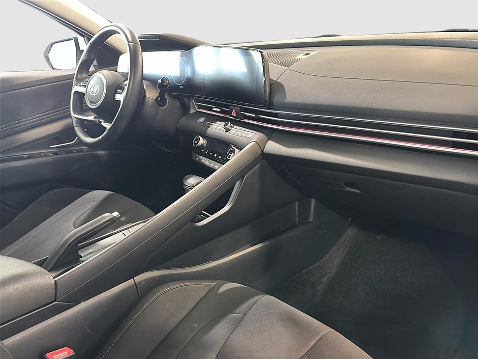 Hyundai Elantra PREFERRED TECH PACKAGE TOIT CARPLAY CAMERA KEYLESS 2025-11