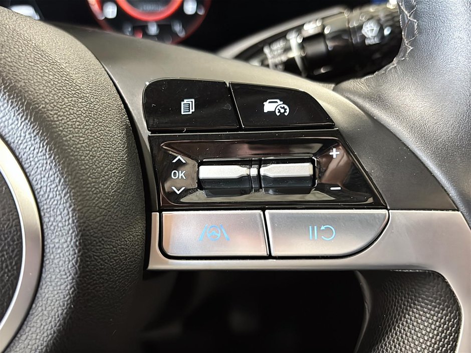 Hyundai Elantra PREFERRED TECH PACKAGE TOIT CARPLAY CAMERA KEYLESS 2025-24