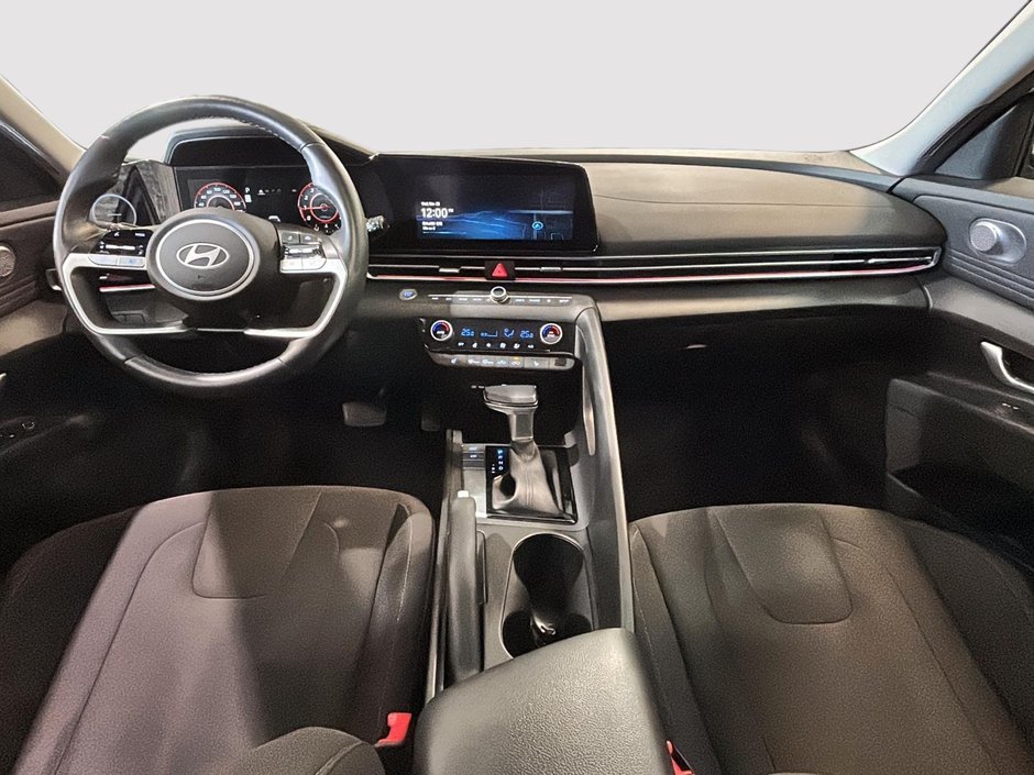 Hyundai Elantra PREFERRED TECH PACKAGE TOIT CARPLAY CAMERA KEYLESS 2025-17