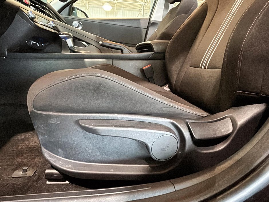 2025 Hyundai Elantra PREFERRED TECH PACKAGE TOIT CARPLAY CAMERA KEYLESS-14