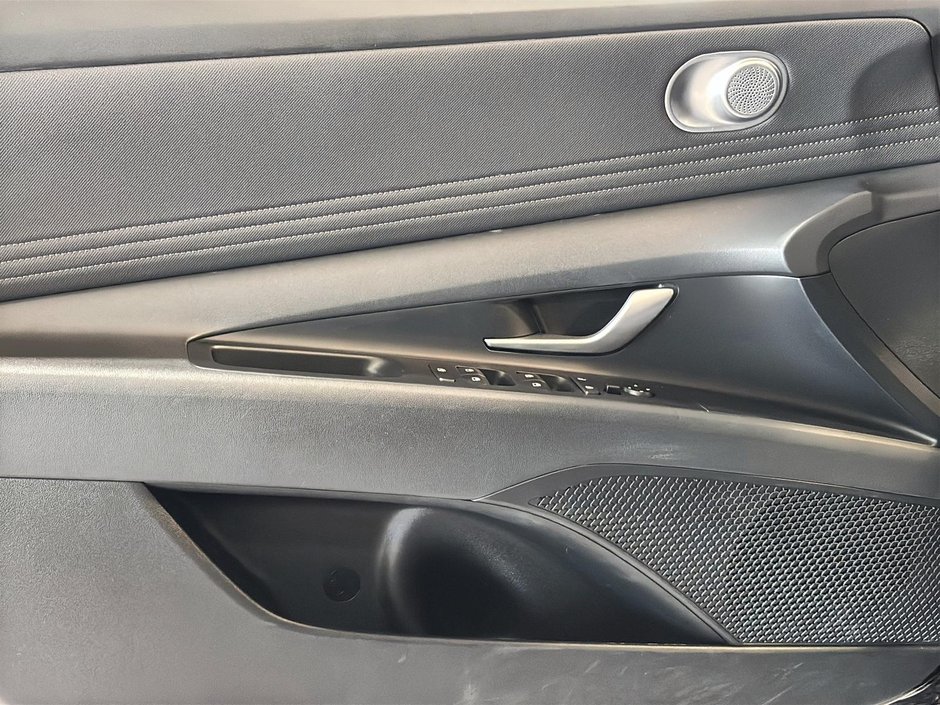 2025 Hyundai Elantra PREFERRED TECH PACKAGE TOIT CARPLAY CAMERA KEYLESS-12