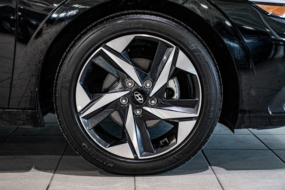 Hyundai Elantra PREFERRED TECH PACKAGE TOIT CARPLAY CAMERA KEYLESS 2025-3