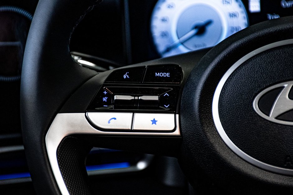 Hyundai Elantra PREFERRED TECH PACKAGE TOIT CARPLAY CAMERA KEYLESS 2025-35