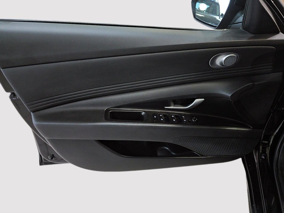 Hyundai Elantra PREFERRED TECH GPS TOIT DEMARREUR CARPLAY CAM 2025-12