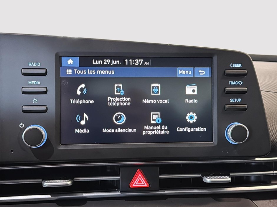 Hyundai Elantra PREFERRED CAMERA CARPLAY SIEGES CHAUFFANTS MAGS 2025-24