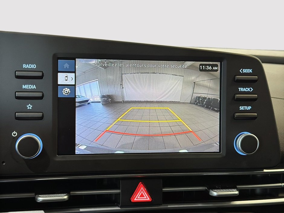 Hyundai Elantra PREFERRED CAMERA CARPLAY SIEGES CHAUFFANTS MAGS 2025-27