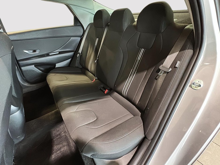 Hyundai Elantra PREFERRED CAMERA CARPLAY SIEGES CHAUFFANTS MAGS 2025-19