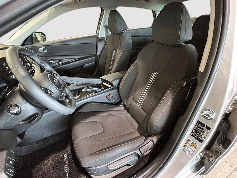Hyundai Elantra PREFERRED CAMERA CARPLAY SIEGES CHAUFFANTS MAGS 2025-18