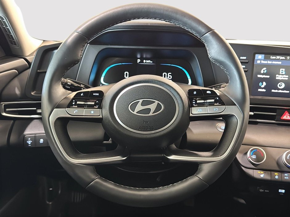Hyundai Elantra PREFERRED CAMERA CARPLAY SIEGES CHAUFFANTS MAGS 2025-28