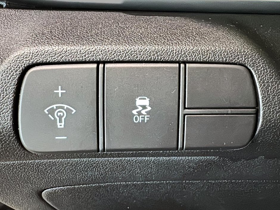 Hyundai Elantra PREFERRED CAMERA CARPLAY SIEGES CHAUFFANTS MAGS 2025-34