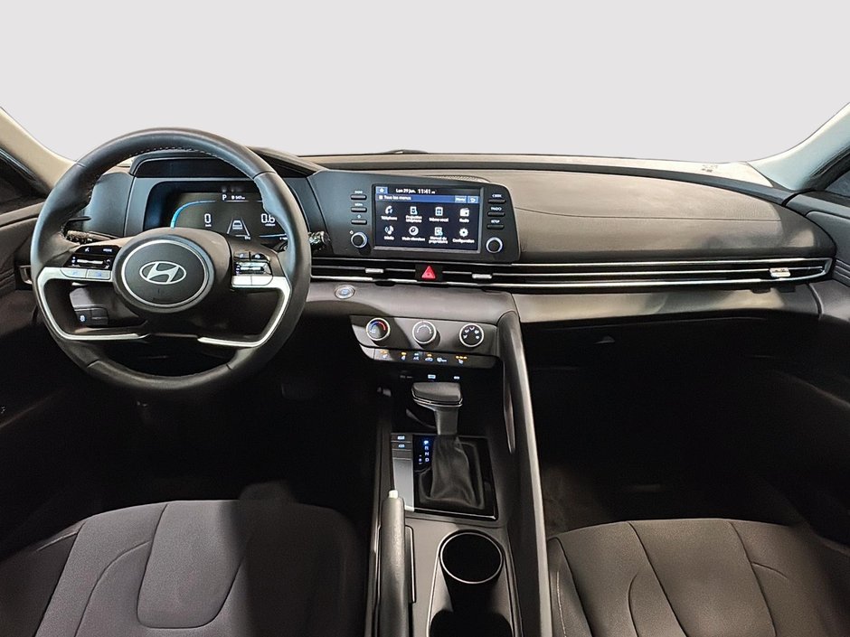 Hyundai Elantra PREFERRED CAMERA CARPLAY SIEGES CHAUFFANTS MAGS 2025-3