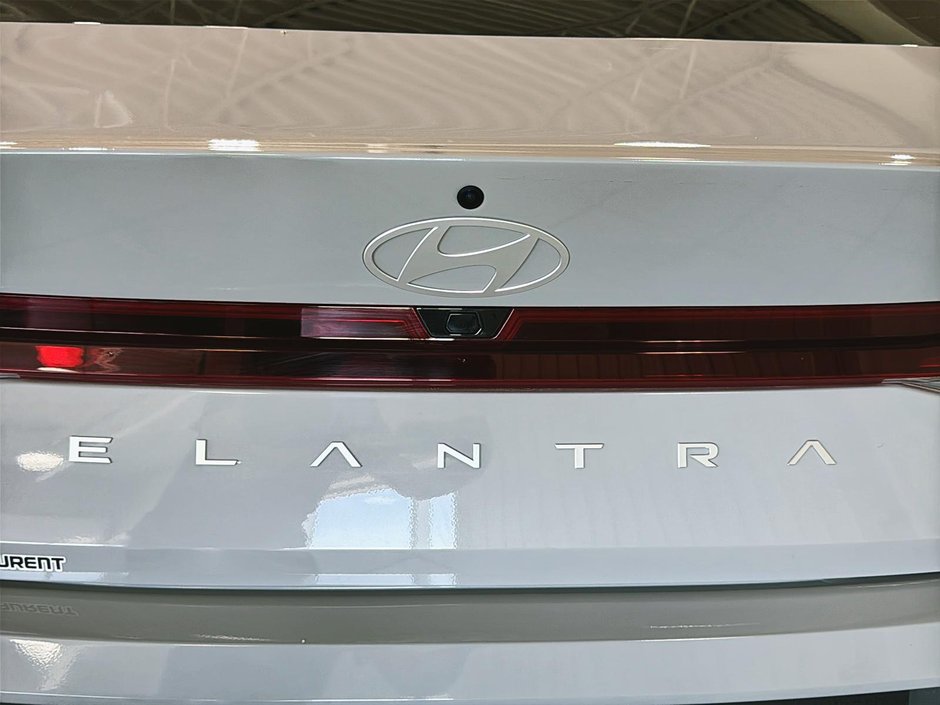 Hyundai Elantra PREFERRED CAMERA CARPLAY SIEGES CHAUFFANTS MAGS 2025-11